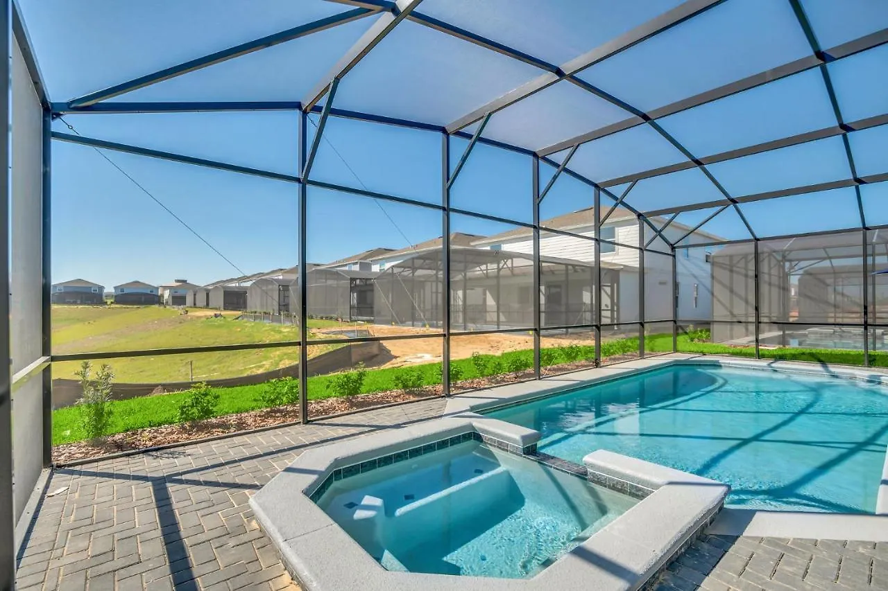 Spacious 10 Bed 8 Bath Pool Home With Game Room Davenport